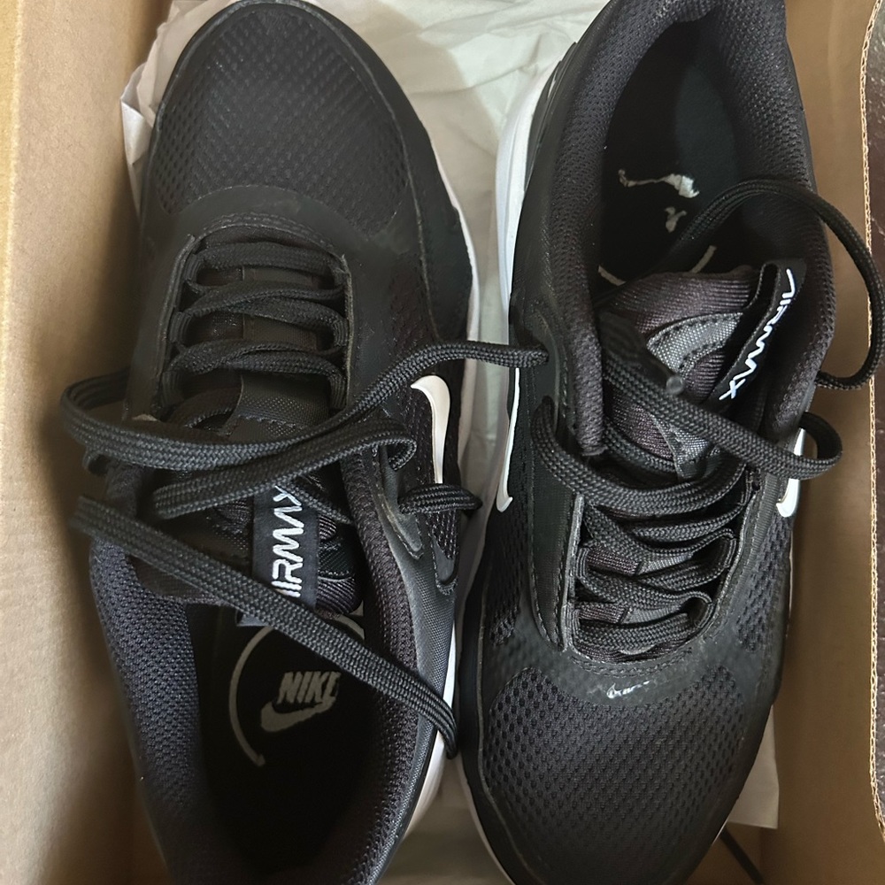 Nike Air Max Bolt. Women’s 6.5